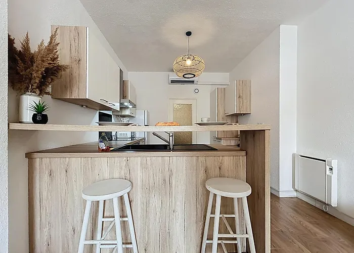 Le Cocon - Wifi - Cour Privative - Proche Halles Apartamento *