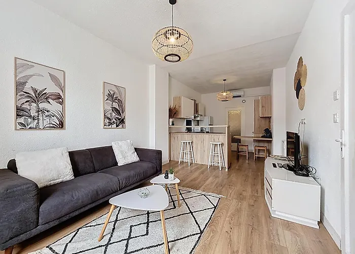 Le Cocon - Wifi - Cour Privative - Proche Halles Apartamento Narbona